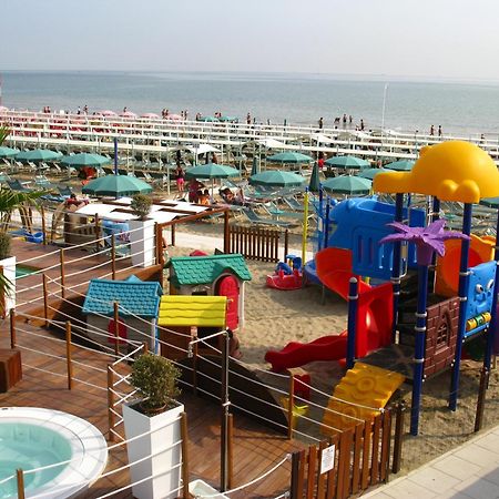 Hotel Taunus - Vista Mare Riccione Exterior foto